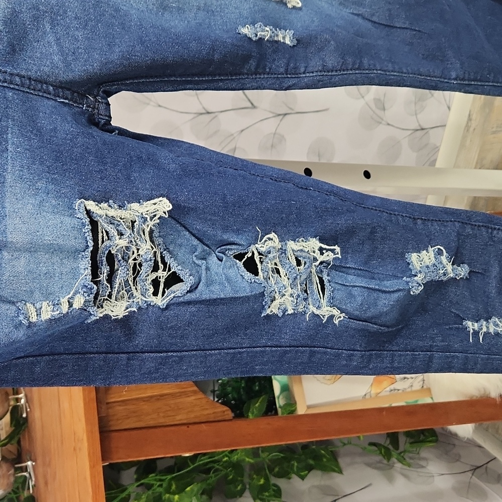 Skinny Ripped Pull-on Jeans - Picture 6 of 9